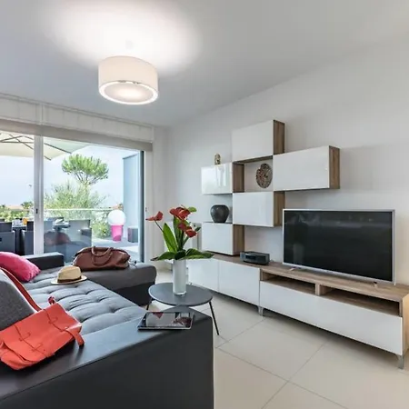 Moana - 2 Bedrooms Flat With Ocean View From Its Rooftop *