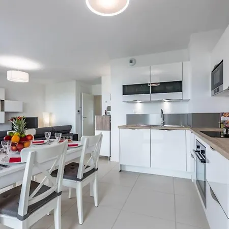 Moana - 2 Bedrooms Flat With Ocean View From Its Rooftop *