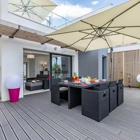 Moana - 2 Bedrooms Flat With Ocean View From Its Rooftop